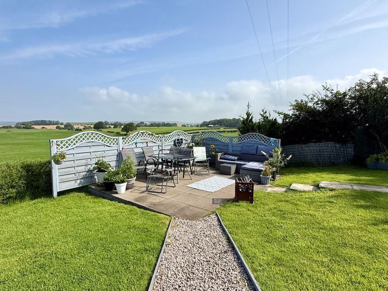 Property photo 3 of 39 Photo 44