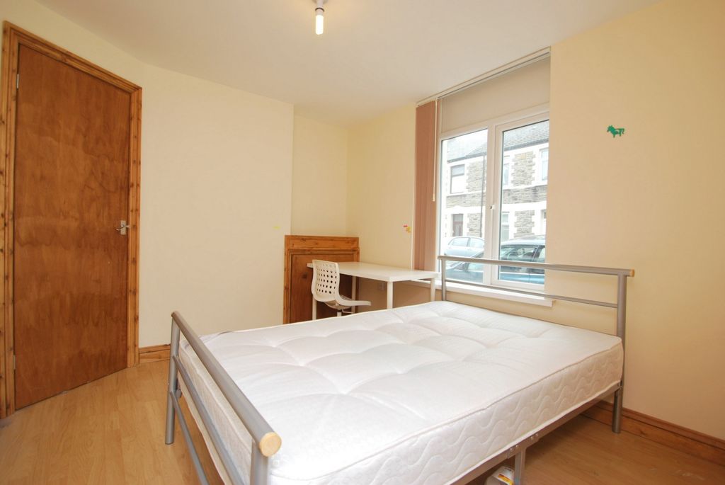 Property photo 3 of 12 Photo 1