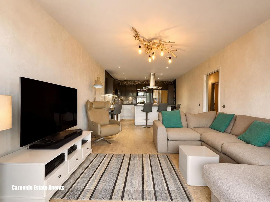 Property photo 1 of 16 Living Room