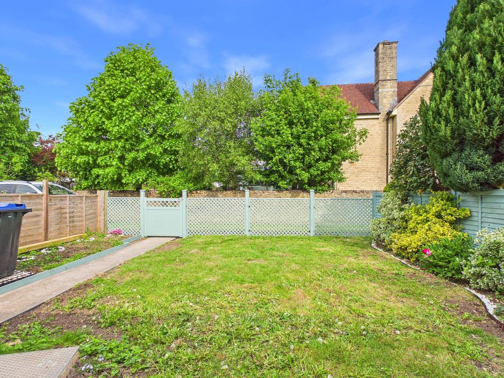 Property photo 3 of 11 Cam01338G0-Pr0178-Still010