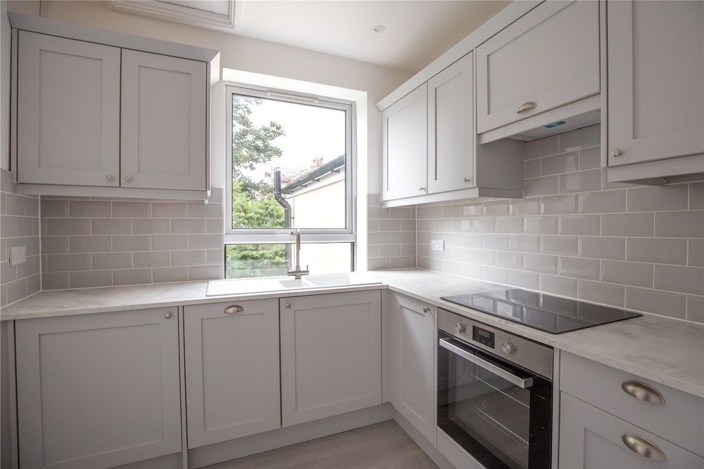 Property photo 3 of 8 Picture No. 05