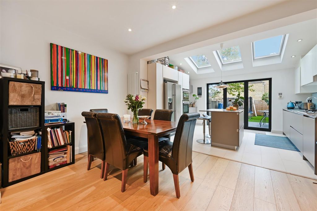 Property photo 3 of 13 Edith Road (12).Jpg