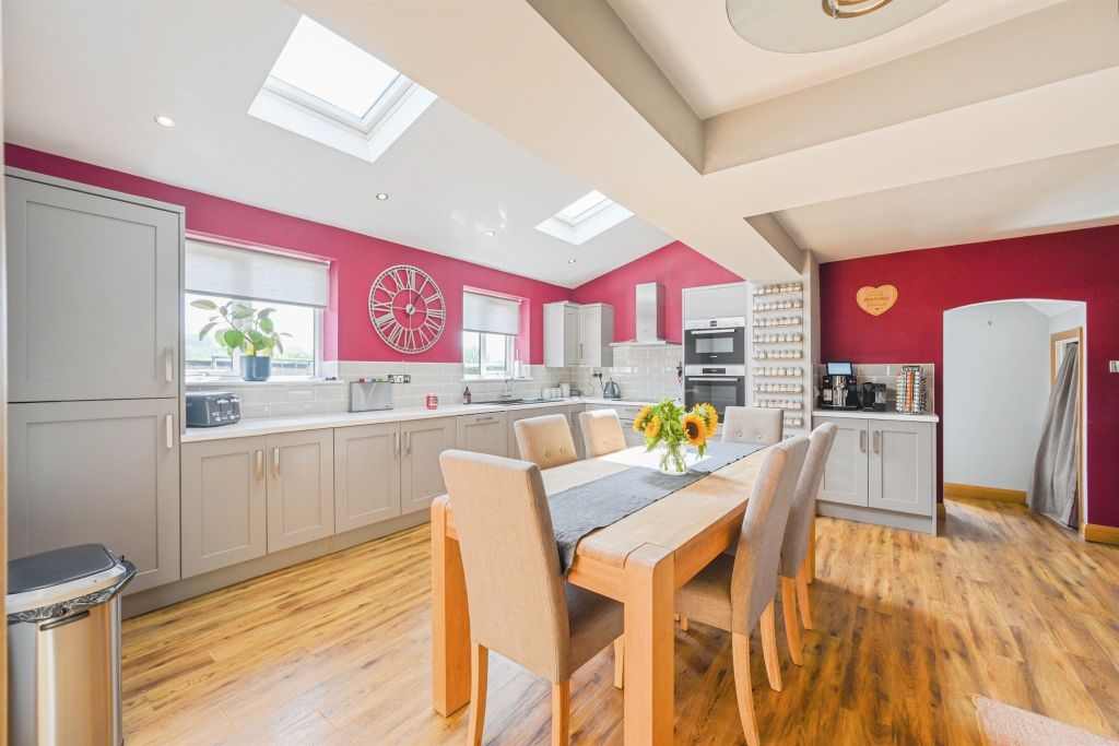 Property photo 3 of 32