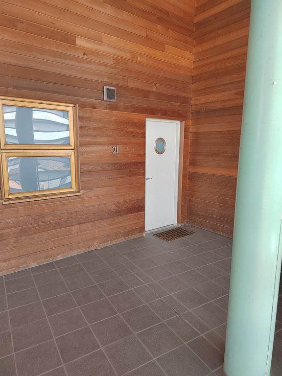 Property photo 2 of 28