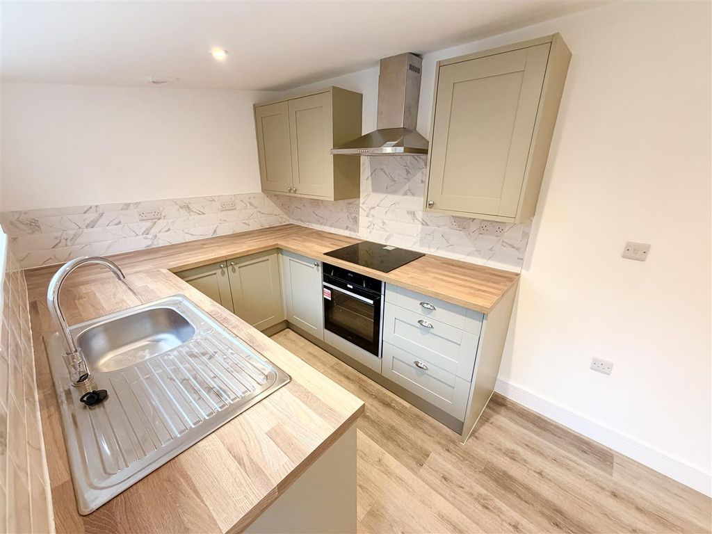 Property photo 2 of 21 Tempimageaa4Rju.Jpg