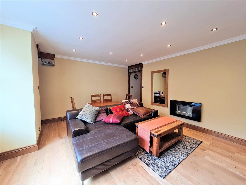 Property photo 2 of 19 Reception, Meath Street, Eden Harper Sw11
