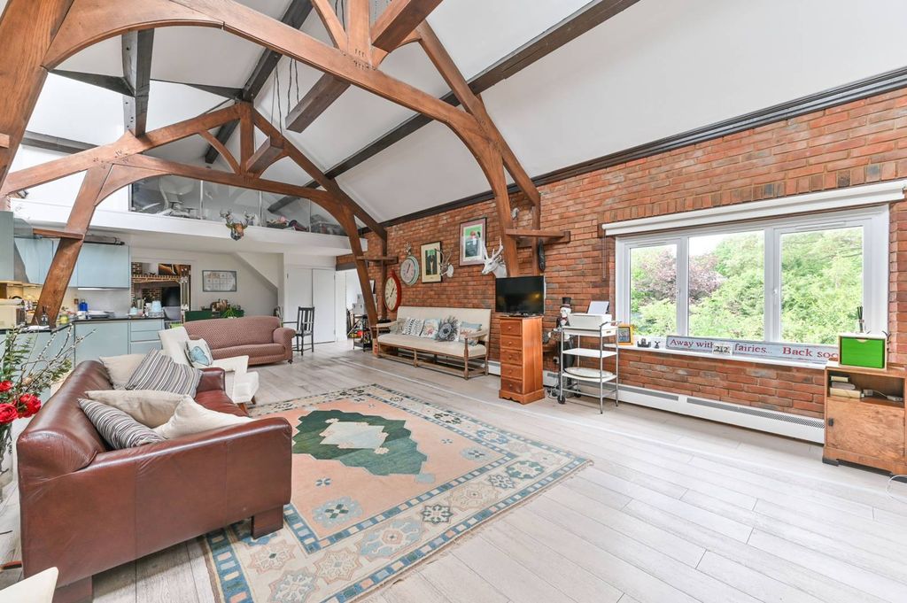 Property photo 3 of 19