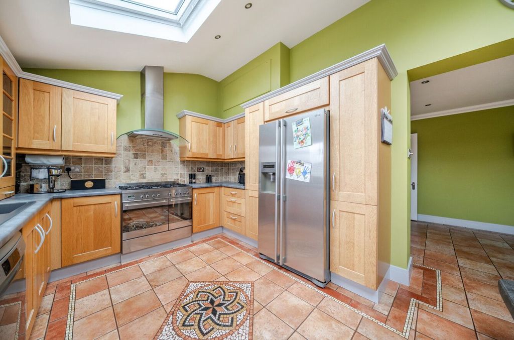 Property photo 2 of 11