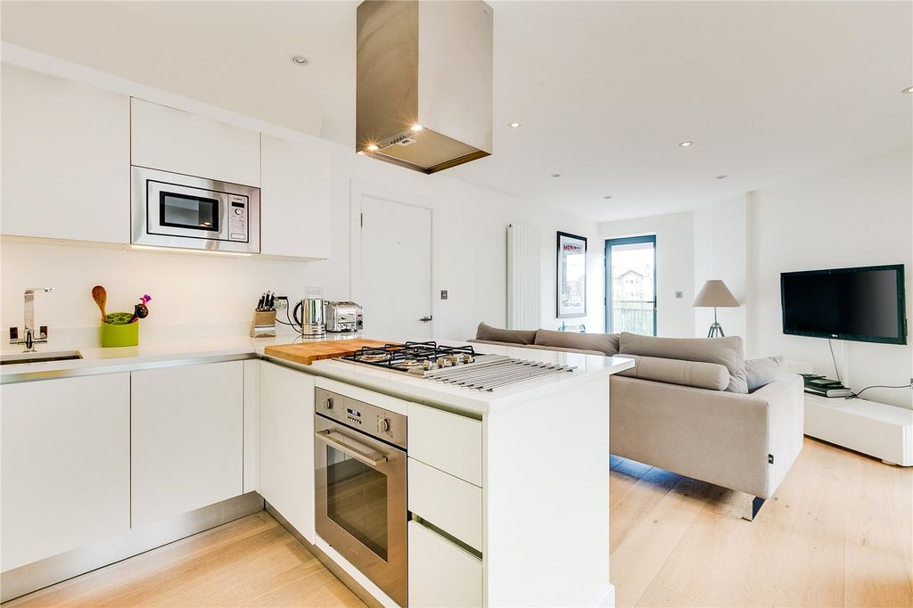 Property photo 2 of 13 Kitchen