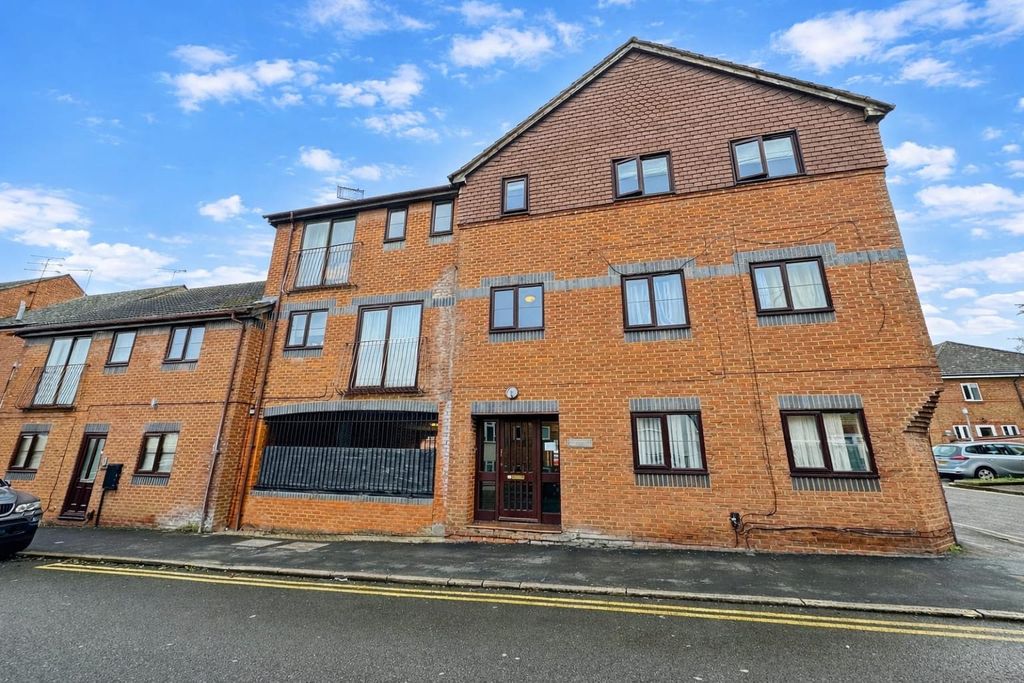 Property photo 1 of 8 4848911