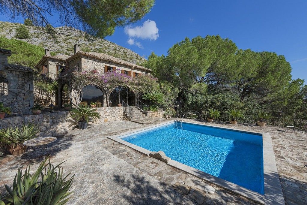 Property photo 1 of 18 Country House (16)
