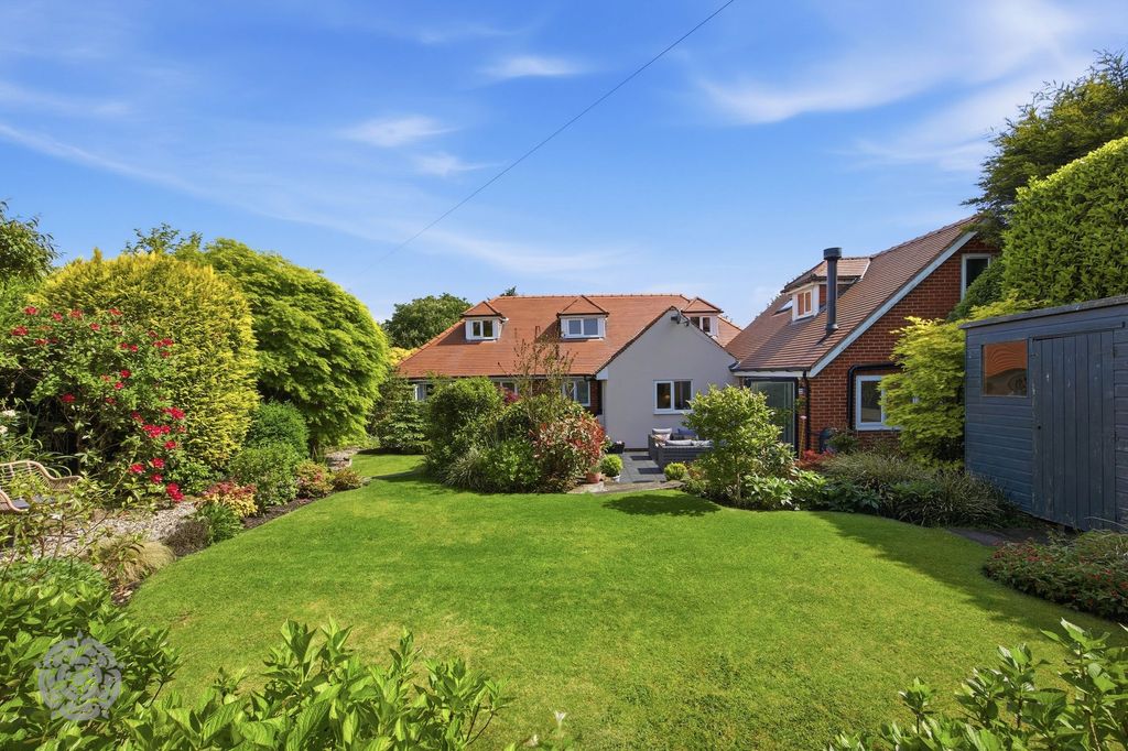 Property photo 2 of 47