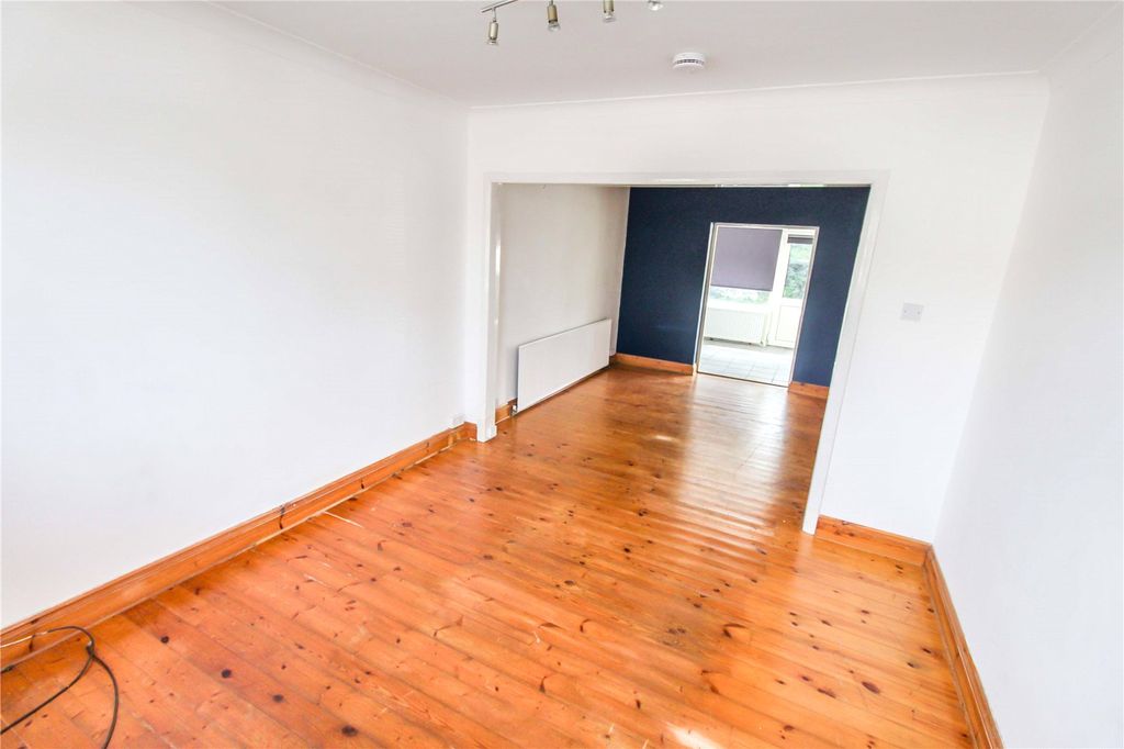 Property photo 2 of 16 Picture No. 22