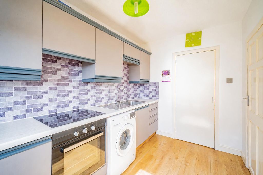 Additional image 8 of 2 bed flat for saleStrathmore Street, Broughty Ferry, Dundee DD5