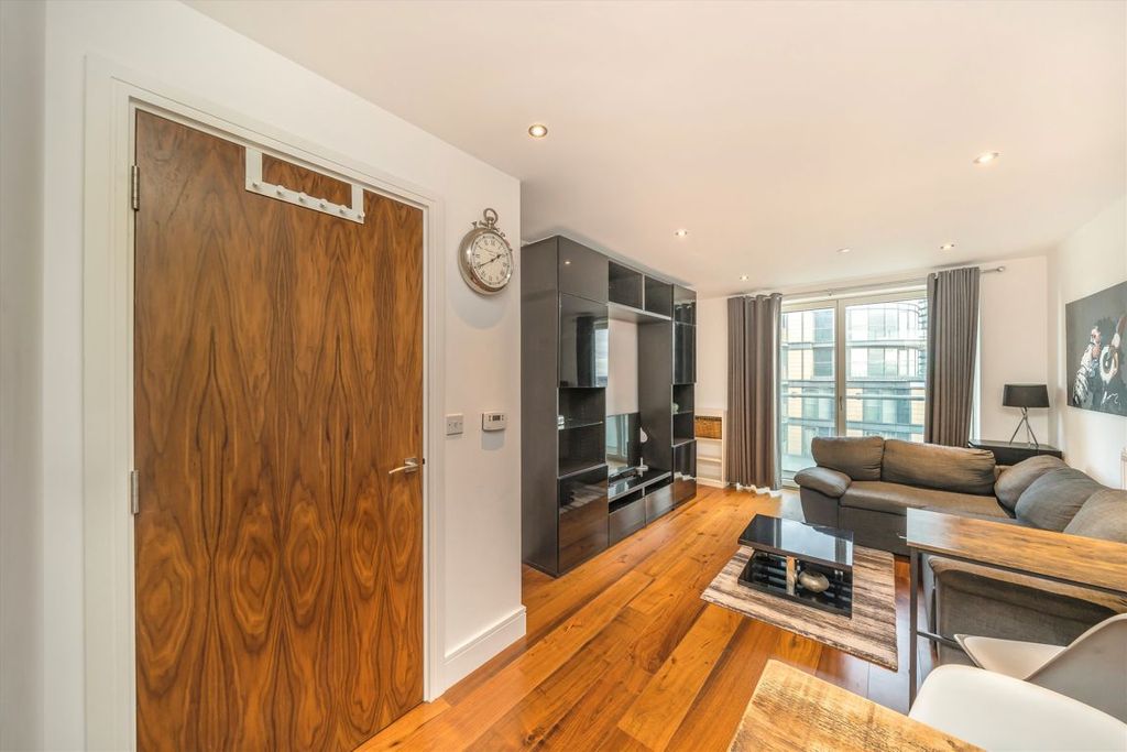 Property photo 3 of 6