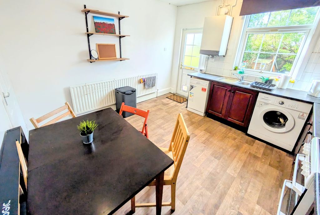 Property photo 3 of 3