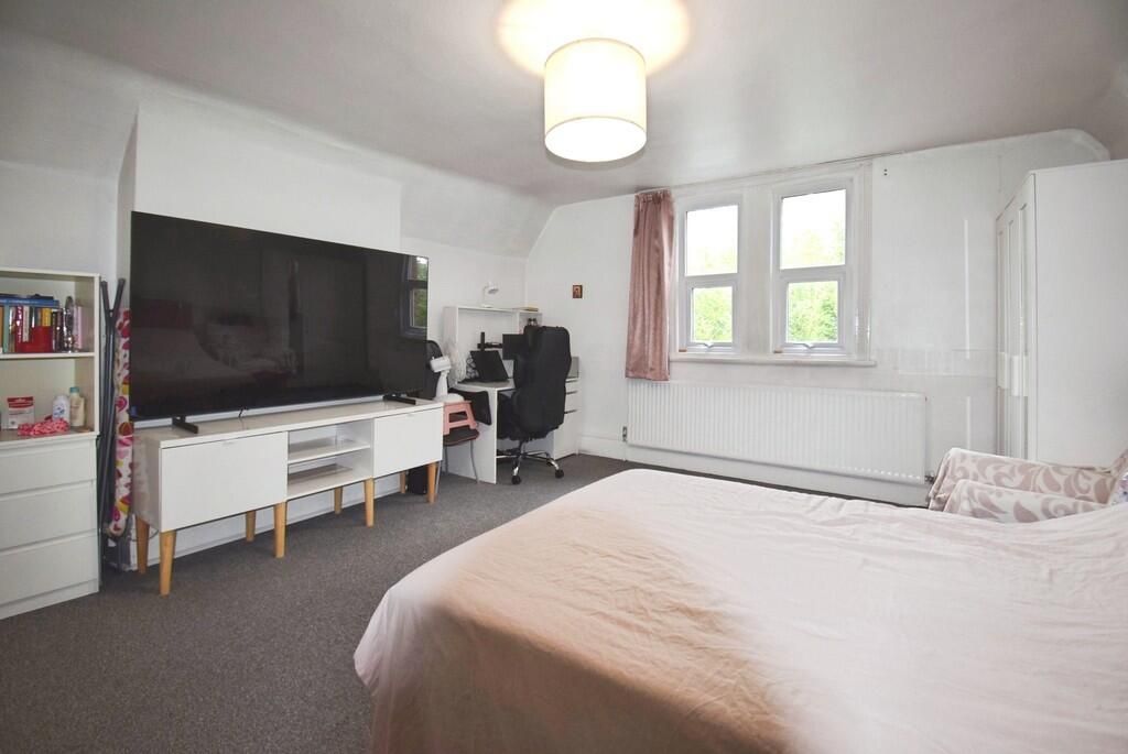 Property photo 3 of 6