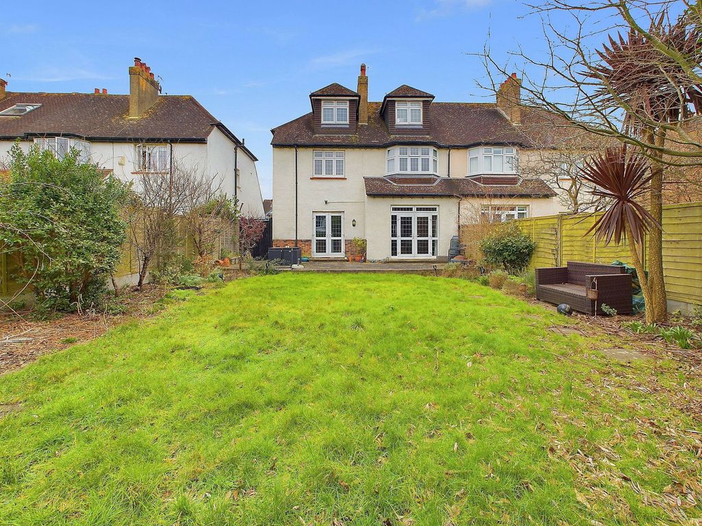 Property photo 3 of 35