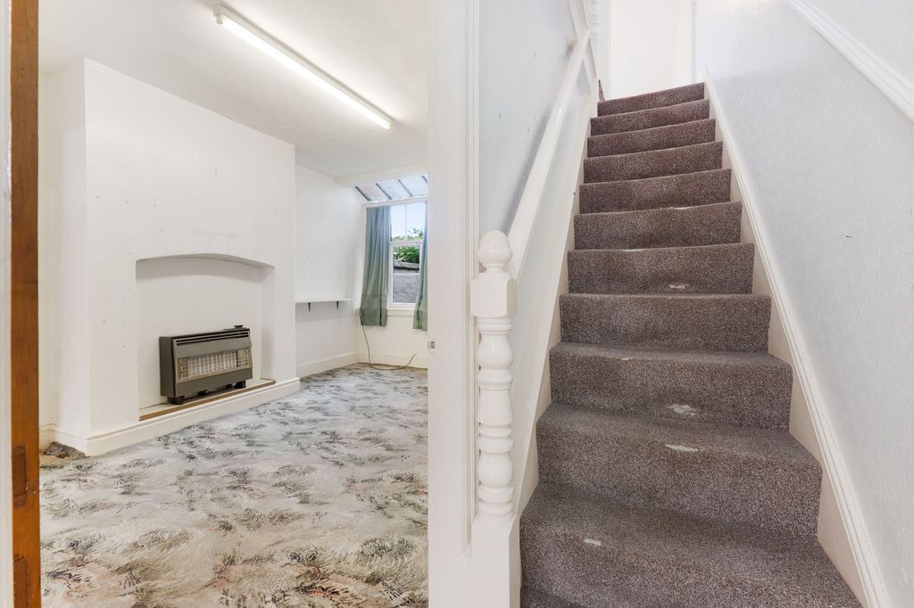 Property photo 3 of 31