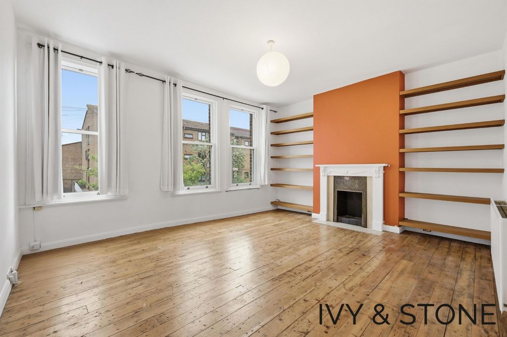 Property photo 2 of 15 4514871