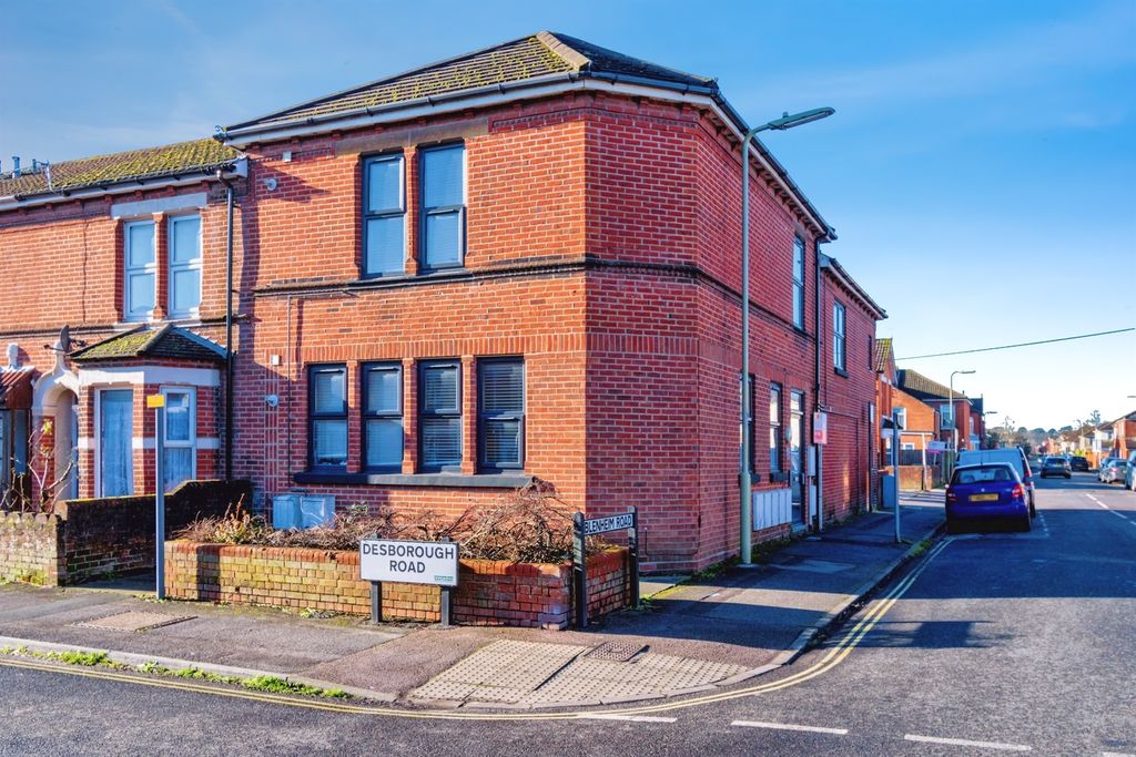 Property photo 1 of 17
