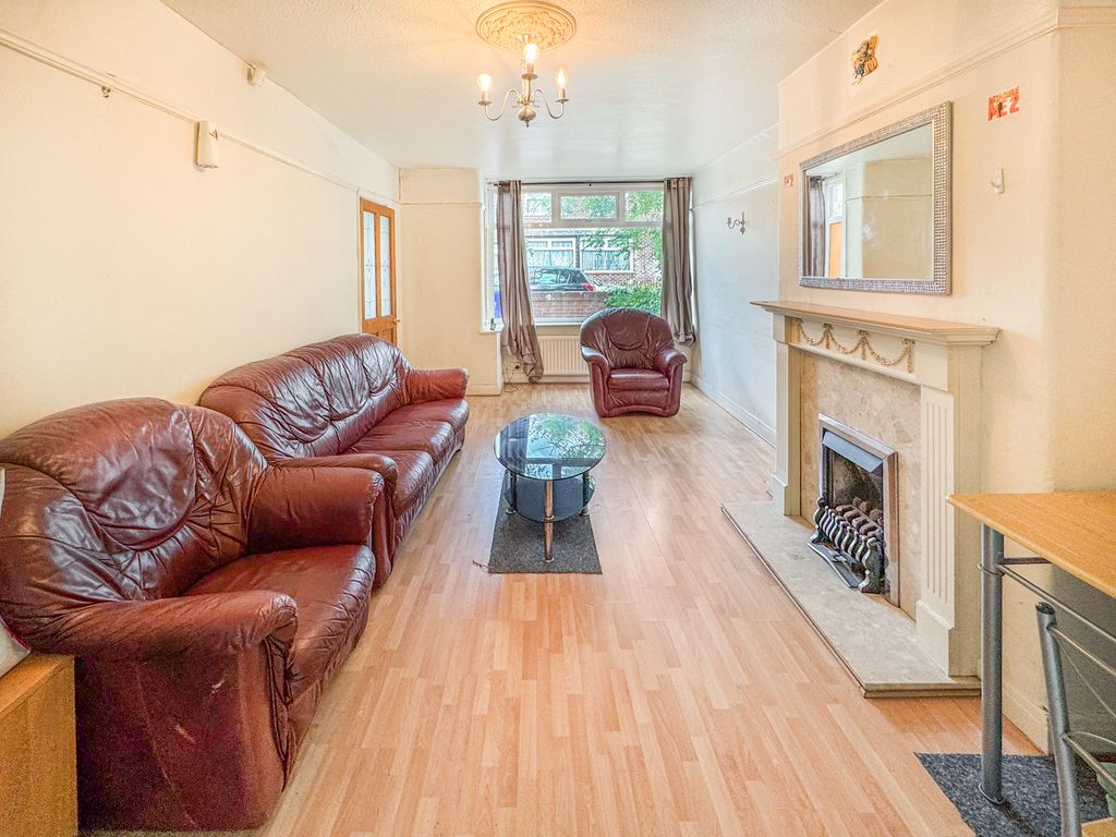 Property photo 2 of 16 Living Room