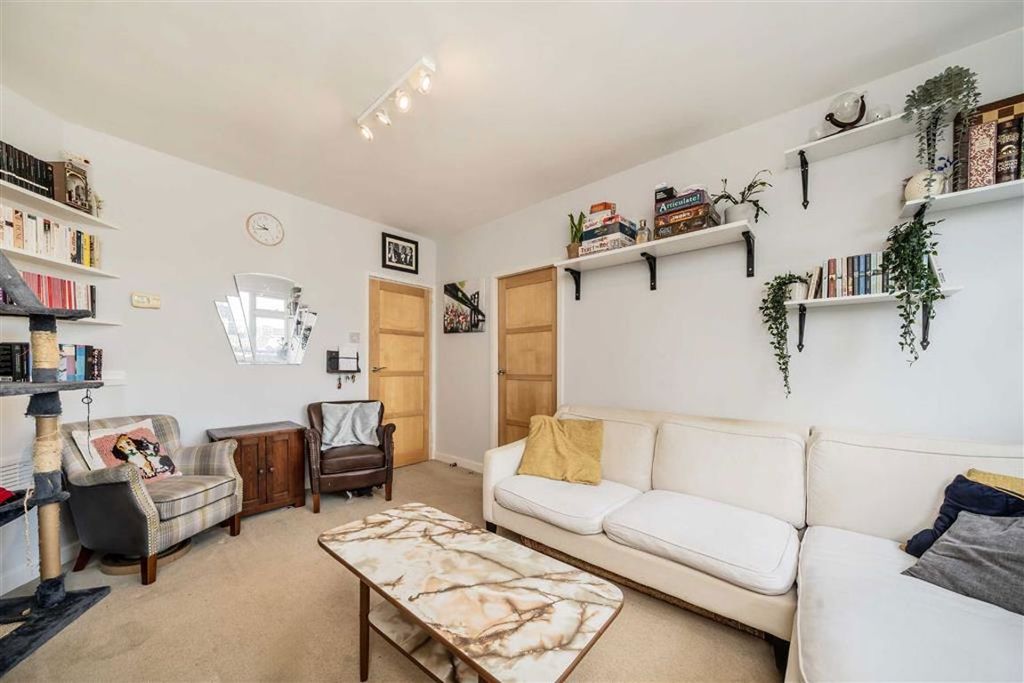 Property photo 2 of 6