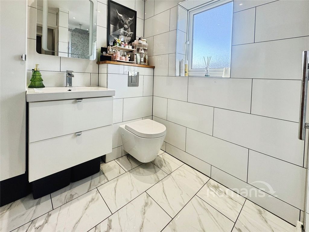 Property photo 3 of 17 Picture No. 13