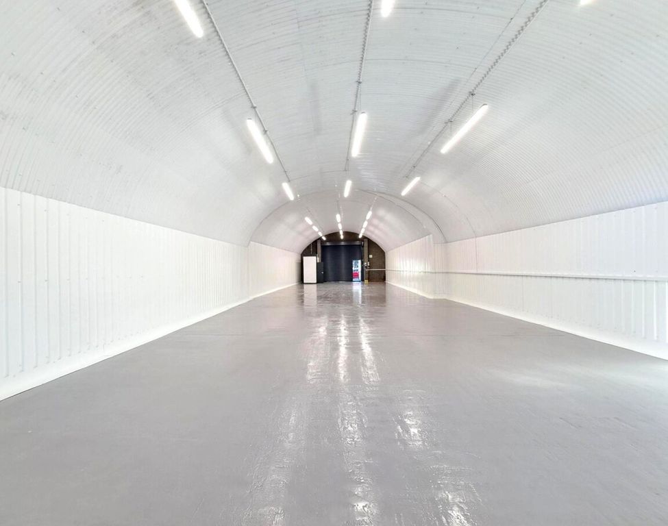 Property photo 2 of 3 An Empty Arch With White Lining