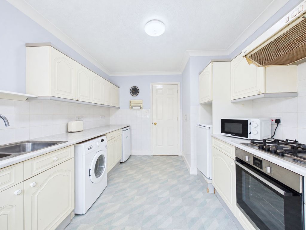 Property photo 3 of 20 Kitchen