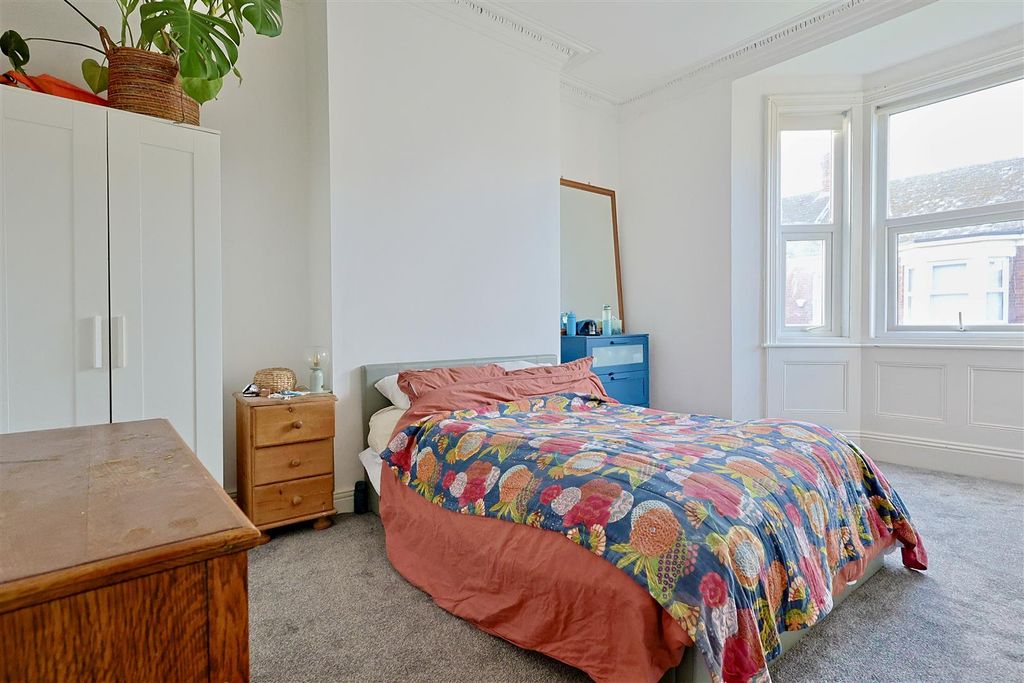 Property photo 2 of 8 E6C68323-4D9E-4929-9F1D-6085F42Dd2A8_1_201_A.Jpeg