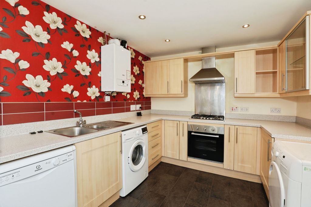 Property photo 2 of 15