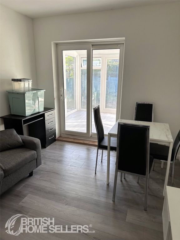 Property photo 1 of 19 Picture No. 17