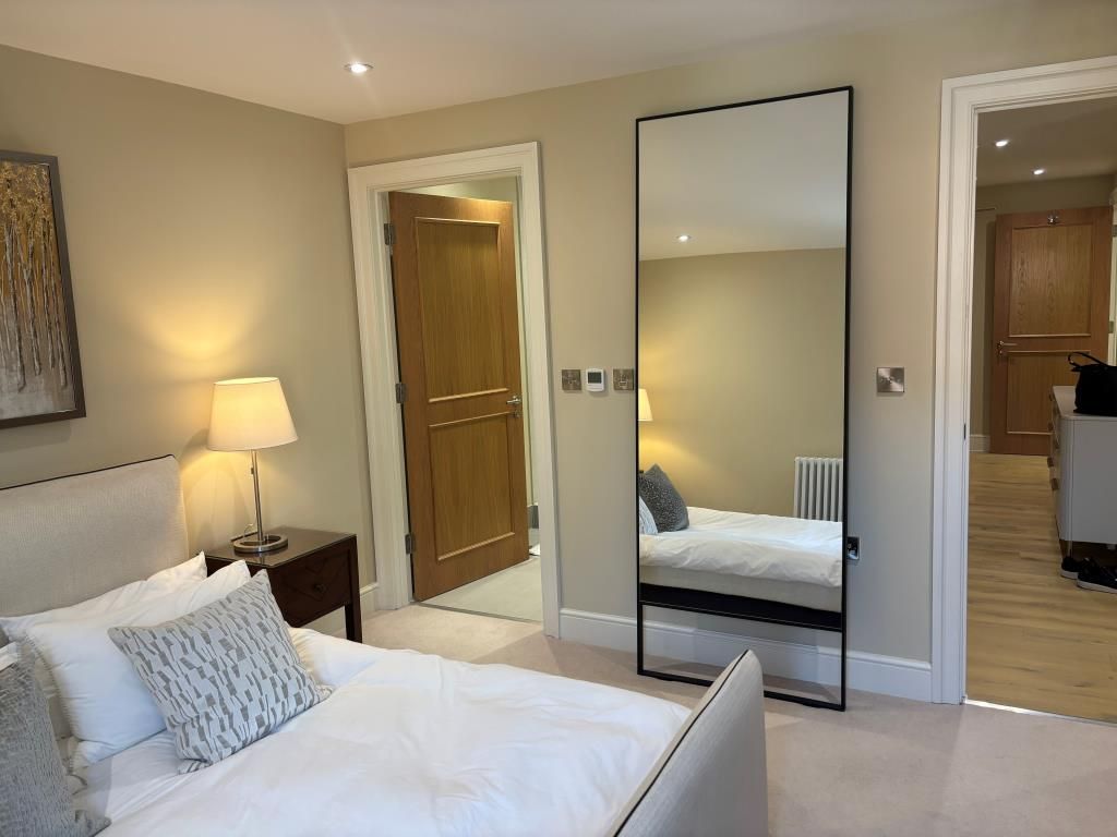 Property photo 3 of 8 Bedroom