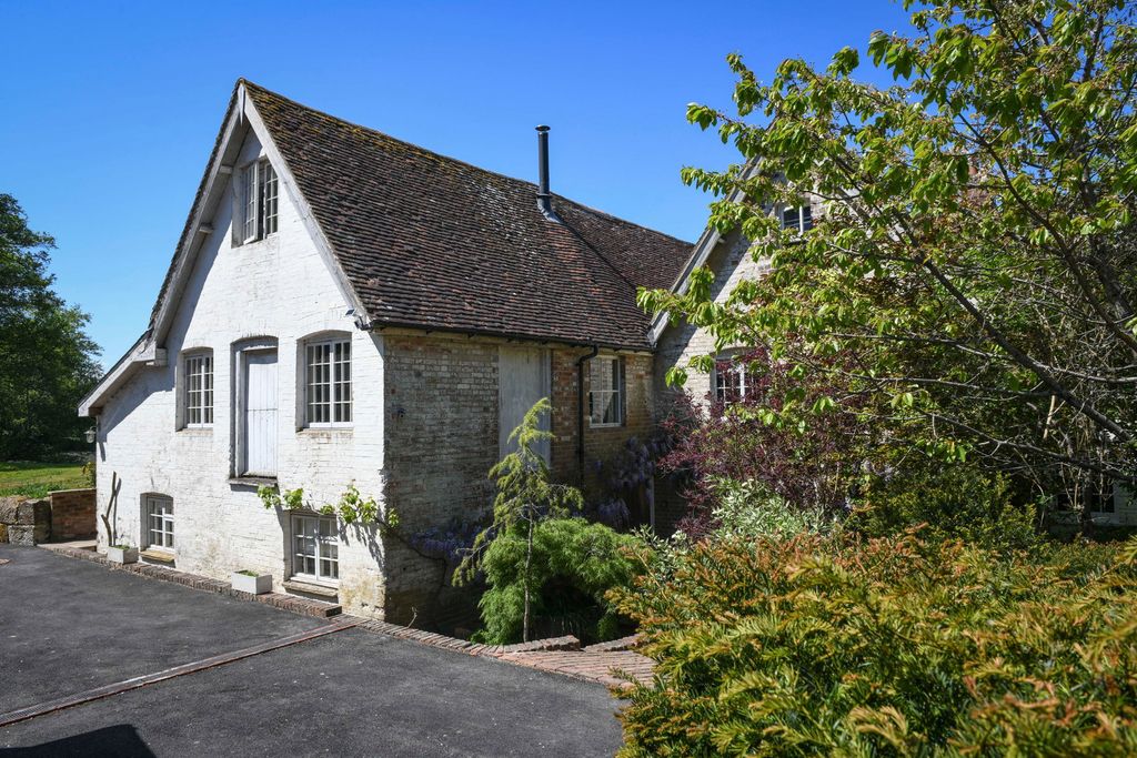 Property photo 2 of 26