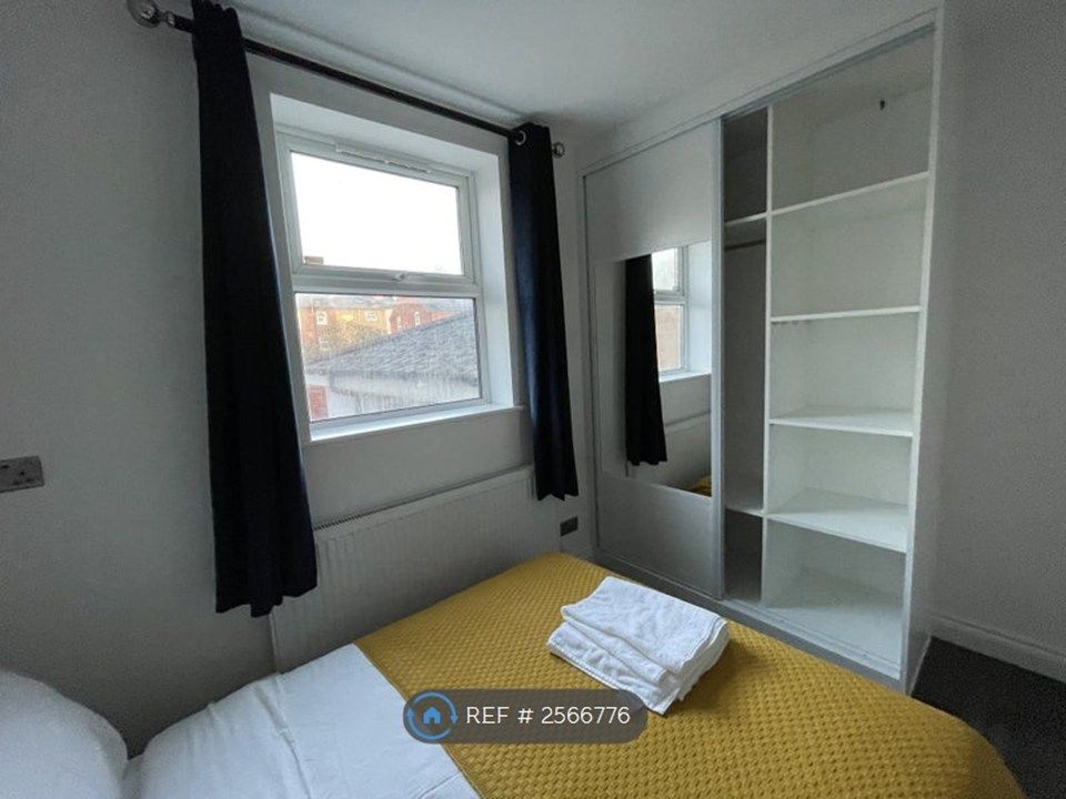 Property photo 2 of 11