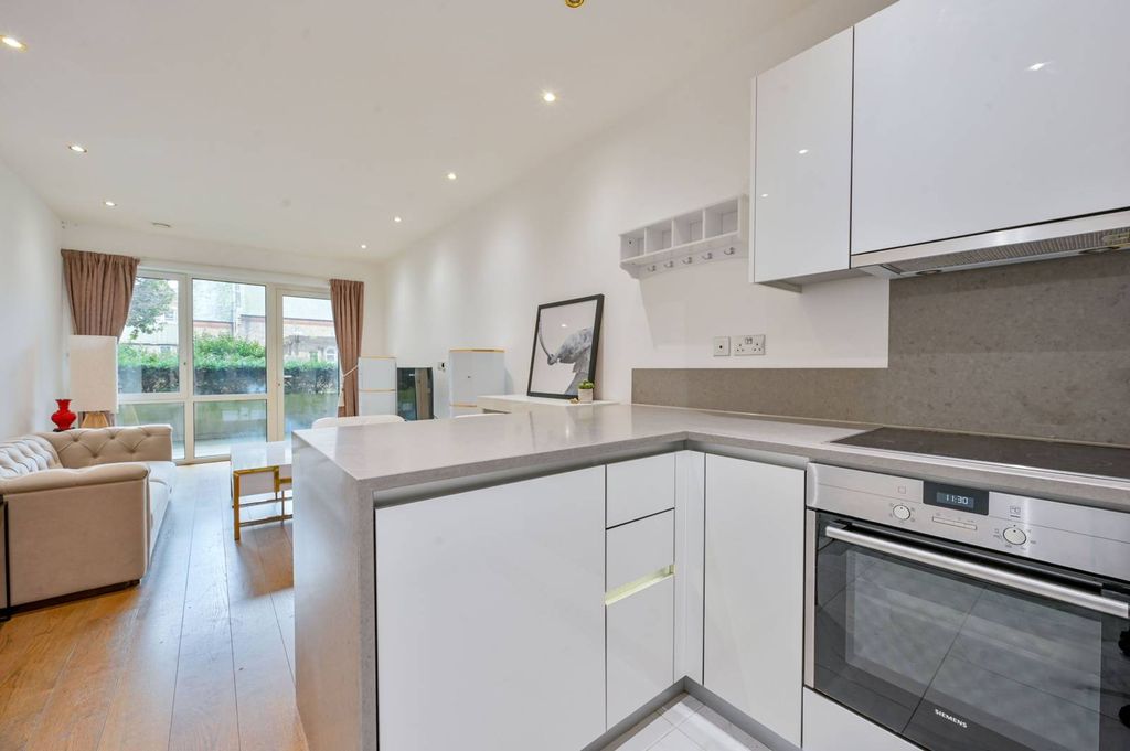 Property photo 1 of 10