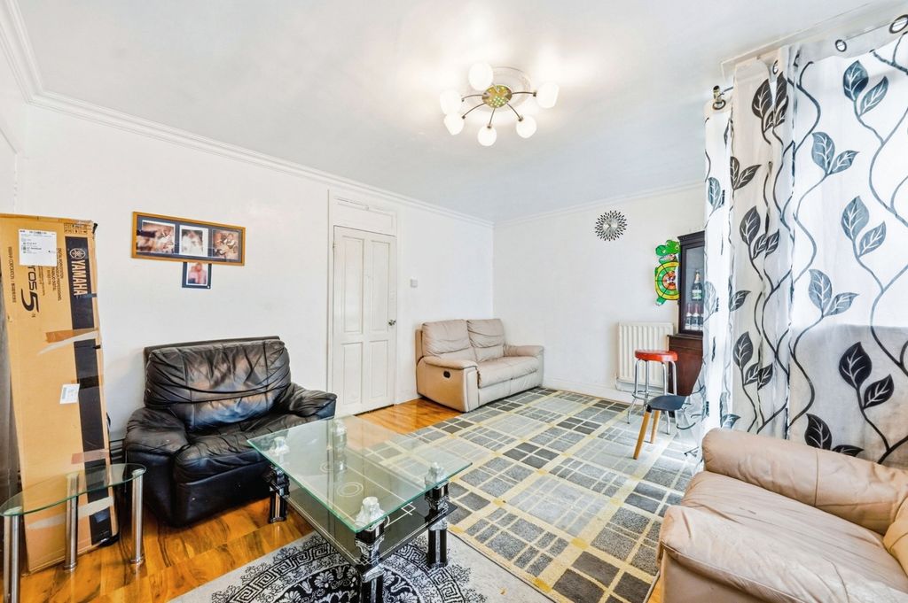 Property photo 3 of 20 Pbox-Img.Jpg