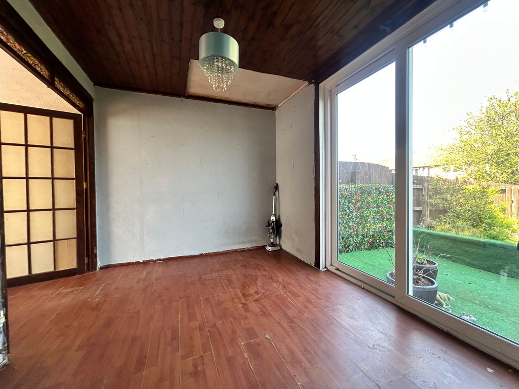 Property photo 2 of 12 Image