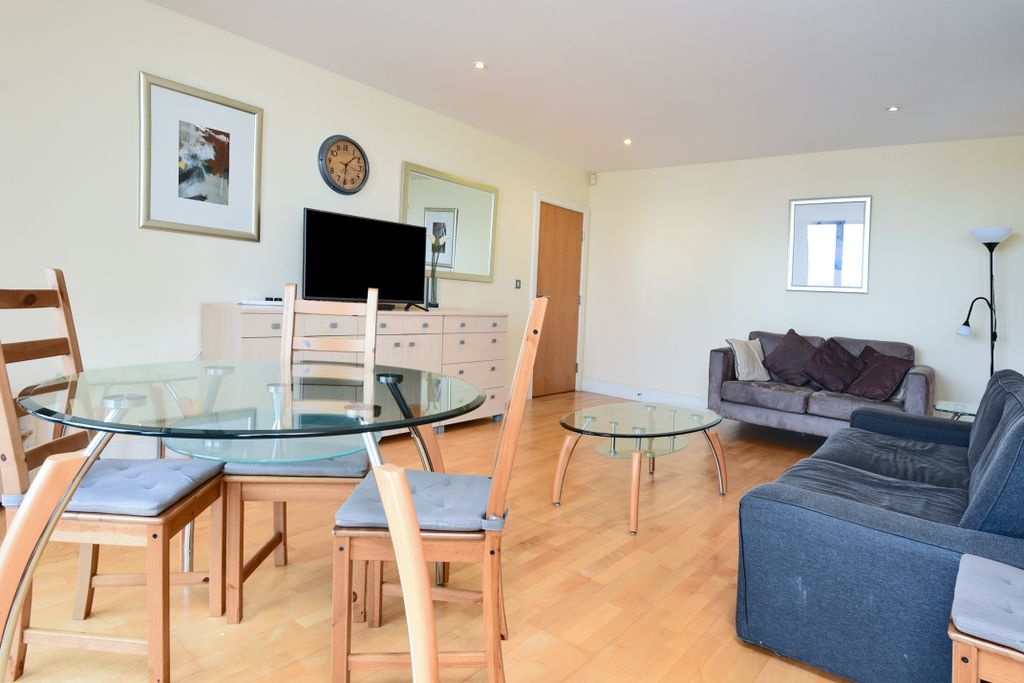 Property photo 3 of 8 260374 (7)