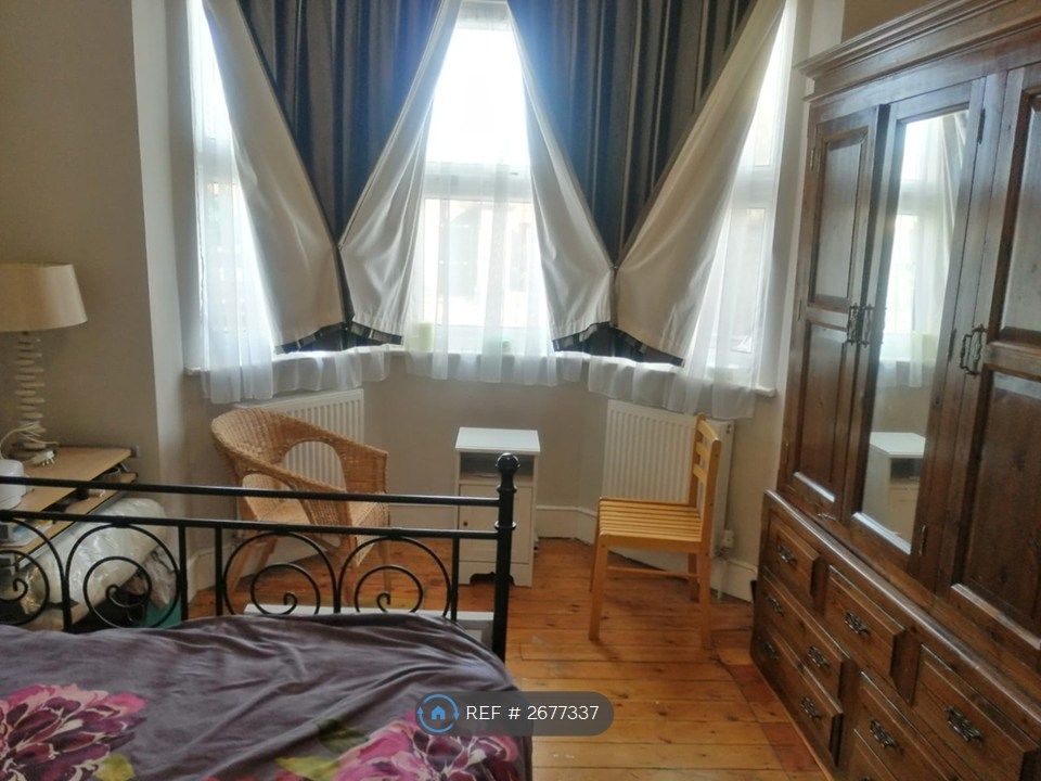 Property photo 1 of 10 Bedroom