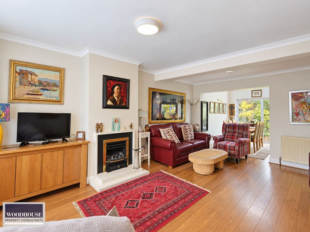 Property photo 2 of 32