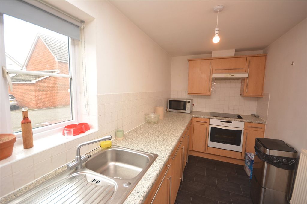 Property photo 3 of 7 Kitchen View 1