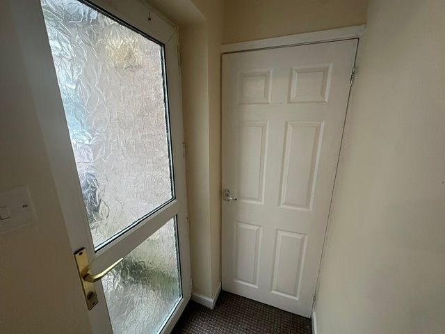 Property photo 2 of 10 Entrance Hall