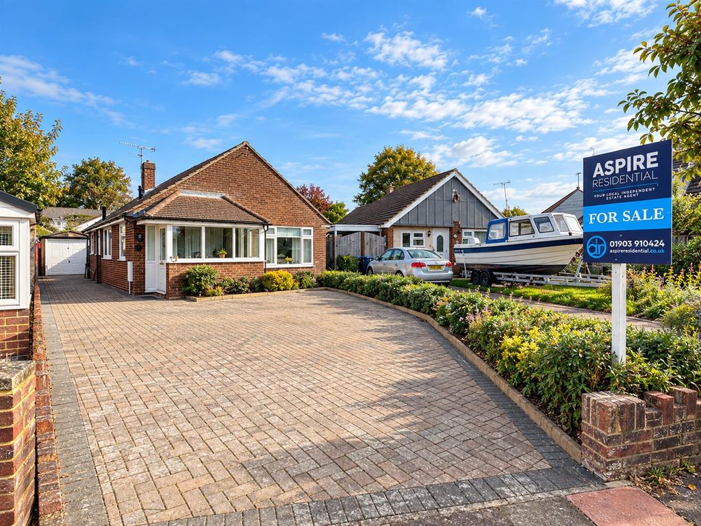 Property photo 1 of 11 For Sale By Aspire Residential | Hurley Road