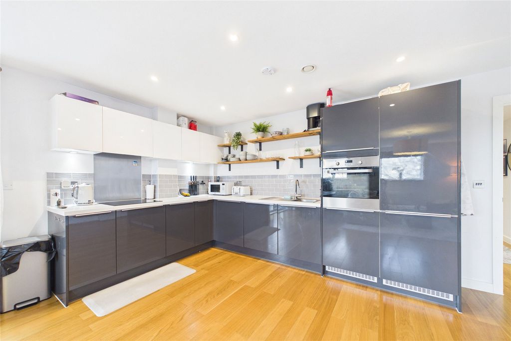 Property photo 3 of 9 Picture No. 17