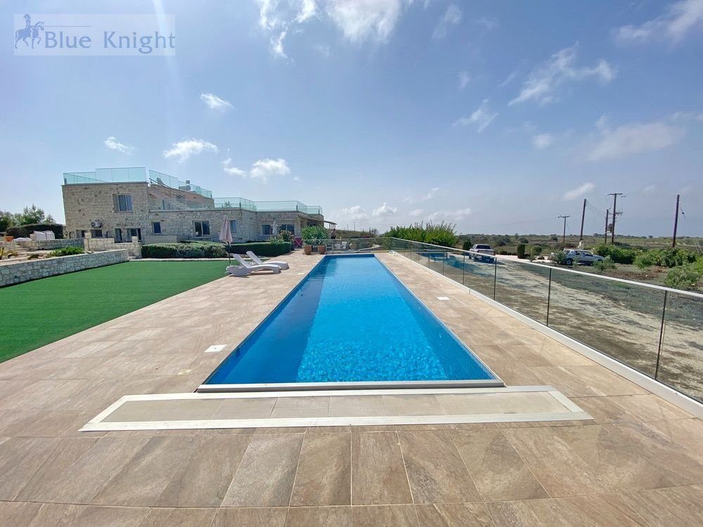 Property photo 1 of 34