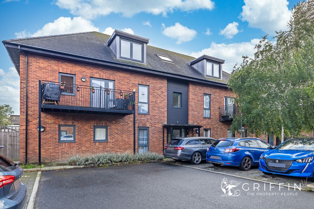 Property photo 1 of 11 02Frontaspect1