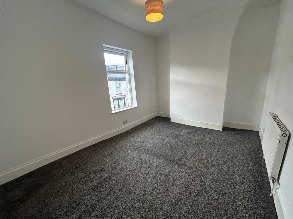 Property photo 1 of 15 Bed 1 1