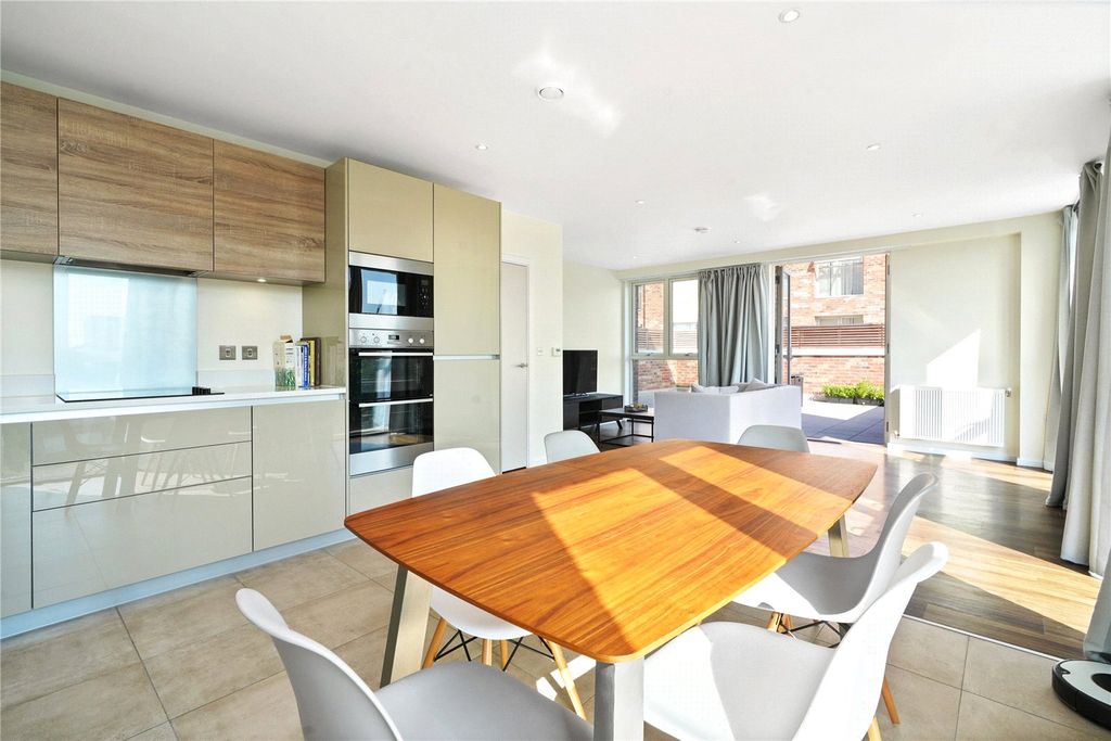 Property photo 1 of 11 Kitchen